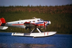 Beechcraft-with-People-in-windows